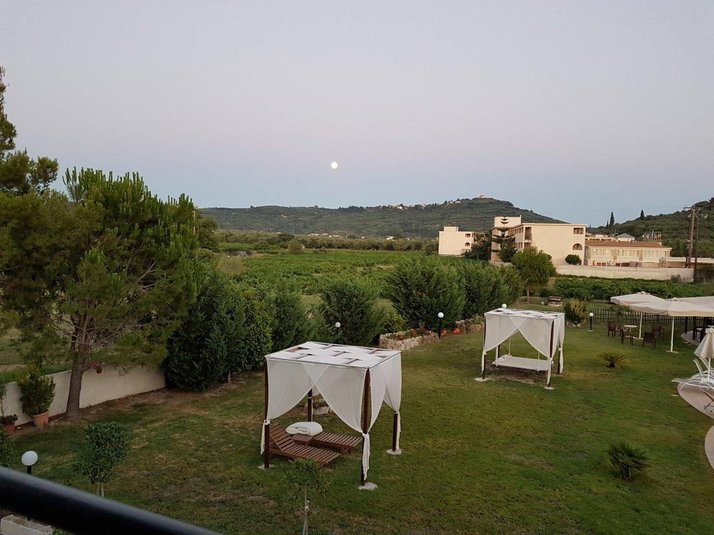 Eleni'S Garden & Castello Suites Аликанас Экстерьер фото