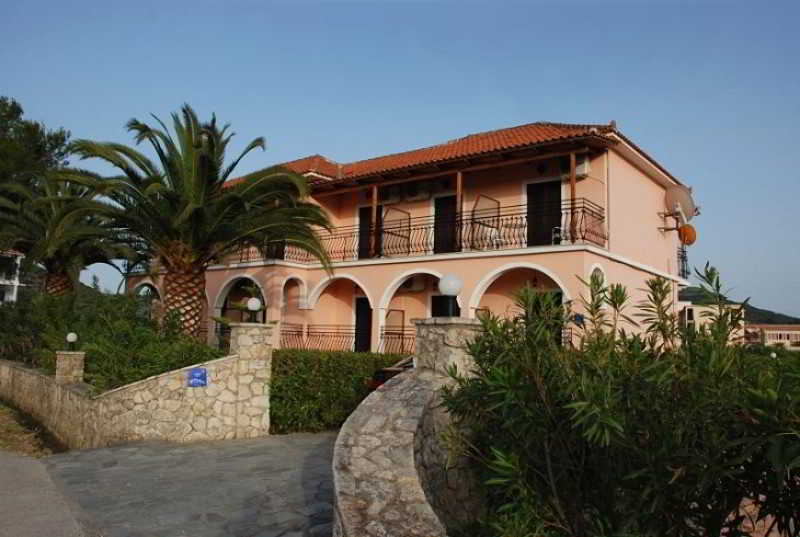 Eleni'S Garden & Castello Suites Аликанас Экстерьер фото